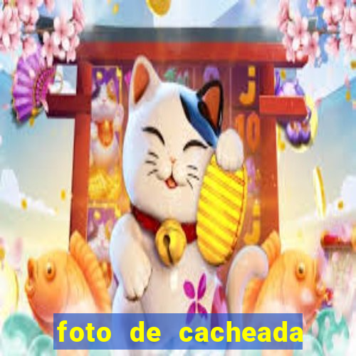 foto de cacheada no espelho